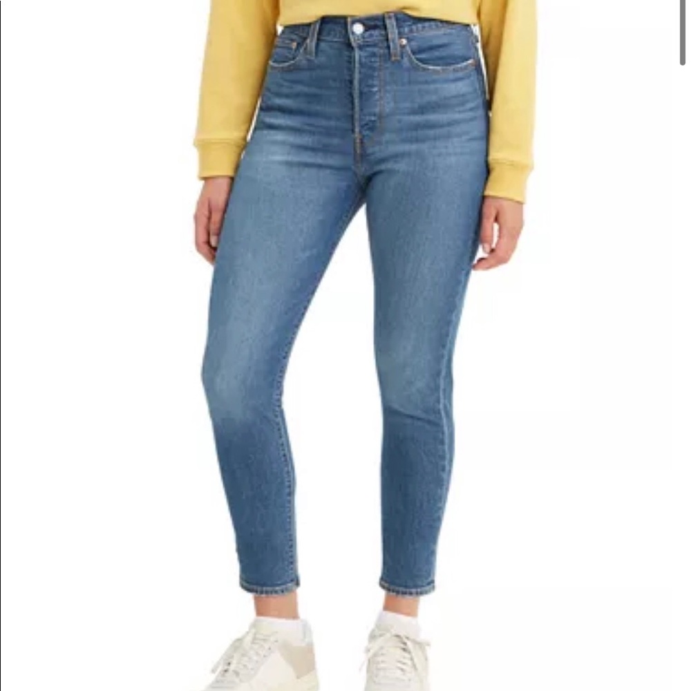 Levi’s skinny wedgie